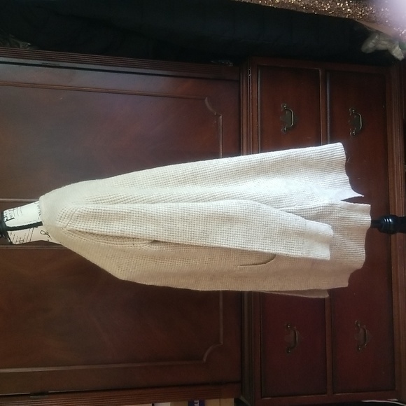 Cardigan - Picture 2 of 3